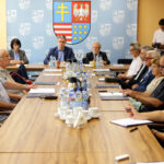 31.5.2016 Kielce. Zarząd Województwa Świętokrzyskiego powołał Wojewódzką Radę Konsultacyjną do spraw Działaczy Opozycji i Osób Represjonowanych. / Wojciech Habdas / Radio Kielce