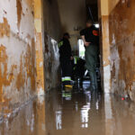 31.5.2016 Starachowice. Nad miastem przeszła ulewa. Strażacy wypompowywali wodę z zalanych piwnic i posesji. / Wojciech Habdas / Radio Kielce