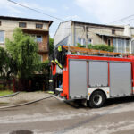 31.5.2016 Starachowice. Nad miastem przeszła ulewa. Strażacy wypompowywali wodę z zalanych piwnic i posesji. / Wojciech Habdas / Radio Kielce