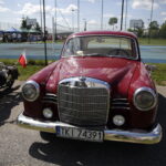 90-lecie istnienia Kół Gospodyń Wiejskich we Wzdole Rządowym. Można było też obejrzeć zabytkowe samochody. (5 czerwca 2016 r) / Jarosław Kubalski / Radio Kielce