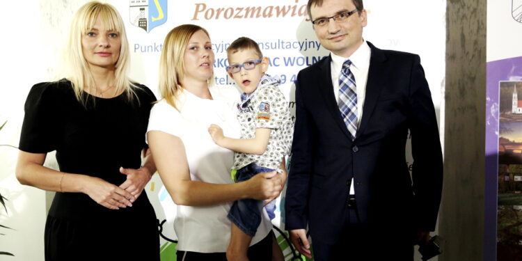 Minister sprawiedliwości Zbigniew Ziobro z wizytą w Stąporkowie (6 czerwca 2016 r) / Jarosław Kubalski / Radio Kielce