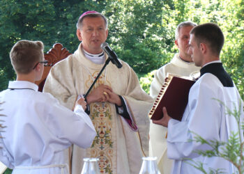 Święty Krzyż. Uroczysta liturgia w intencji Ojczyzny (19 czerwca 2016 r) / Krzysztof Bujnowicz / Radio Kielce