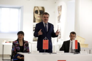 Podpisanie porozumienia pomiędzy Miastem Kielce, UJK i Pekińskim Instytutem Technologii Mody (5 czerwca 2016 r) / Jarosław Kubalski / Radio Kielce