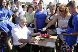 Święto Truskawki w Bielinach (5 czerwca 2016 r) / Jarosław Kubalski / Radio Kielce