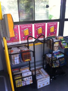 Akcja Bookcrossing odbyła się w Kielcach (16 czerwca 2016 r) / Ewa Pociejowska / Radio Kielce