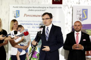 Minister sprawiedliwości Zbigniew Ziobro z wizytą w Stąporkowie (6 czerwca 2016 r) / Jarosław Kubalski / Radio Kielce