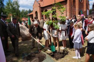 12.06.2016 Ostrowiec. Święto lasu / Teresa Czajkowska / Radio Kielce