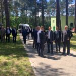 07.06.2016. Członkowie senackiej komisji obrony narodowej zapoznawali się dziś z procesami produkcji oraz badaniami i potencjałem rozwoju fabryki Mesko w Skarżysku- Kamiennej / Robert Felczak / Radio Kielce