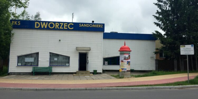 02.06.2016. Obecny dworzec PKS w Sandomierzu / Grażyna Szlęzak-Wójcik / Radio Kielce