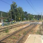 24.06.2016. Kampania "Bezpieczny Przejazd" na przejeździe drogowo- kolejowym w podkieleckim Słowiku / Robert Felczak / Radio Kielce