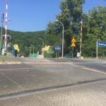 24.06.2016. Kampania "Bezpieczny Przejazd" na przejeździe drogowo- kolejowym w podkieleckim Słowiku / Robert Felczak / Radio Kielce