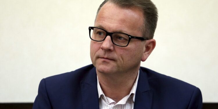 Radny przesunięty na niższe stanowisko, bo opuścił PO? - Radio Kielce 21.01.2016 Kielce. Sesja Rady Miasta. Robert Siejka. / Jarosław Kubalski / Radio Kielce