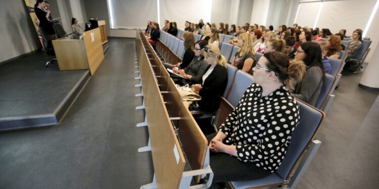 06.04.2016 Kielce. Debata na temat wolontariatu na UJK. / Jarosław Kubalski / Radio Kielce