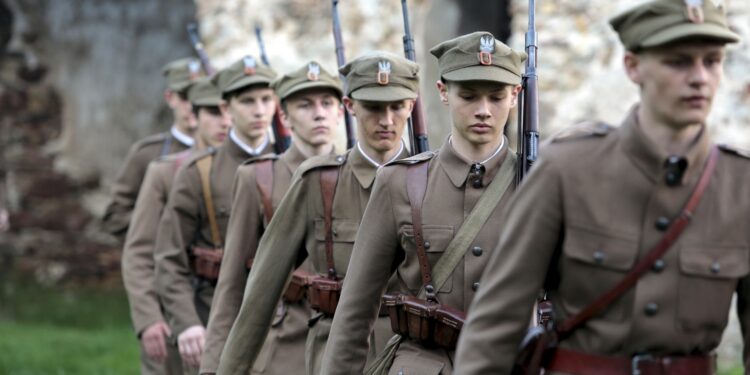 02.05.2016 Samsonów. Inscenizacja historyczna przedstawiająca walki majora Henryka Dobrzańskiego "Hubala". / Jarosław Kubalski / Radio Kielce