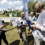 01.06.2016 Kielce. Interwencja Radia Kielce i TVP. Mieszkańcy ulicy Alabastrowej skarżą się na złą jakość nawierzchni. / Jarosław Kubalski / Radio Kielce