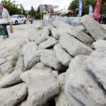 01.06.2016 Kielce. Interwencja Radia Kielce i TVP. Mieszkańcy ulicy Alabastrowej skarżą się na złą jakość nawierzchni. / Jarosław Kubalski / Radio Kielce