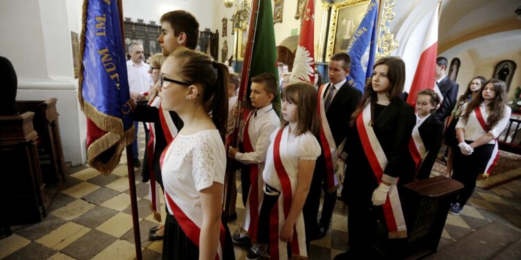 02.06.2016 Chęciny. Uroczystości w rocznice rozstrzelania mieszkańców przez Niemców. / Jarosław Kubalski / Radio Kielce