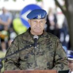 03.06.2016 Kielce. Elewi szkolący się na Bukówce złożyli przysięgę na Placu Wolności. Pułkownik Wiesław Mitkowski. / Jarosław Kubalski / Radio Kielce