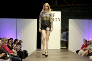 03.06.2016 Kielce. Festiwal mody Off Fashion. Pokazy półfinałowe na Bazie Zbożowej. / Jarosław Kubalski / Radio Kielce