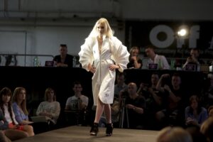 03.06.2016 Kielce. Festiwal mody Off Fashion. Pokazy półfinałowe na Bazie Zbożowej. / Jarosław Kubalski / Radio Kielce