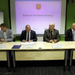 07.06.2016 Kielce. Konferencja i podpisanie umowy o współpracy w ramach Kieleckiego Kombinatu Kariery. Dominik Kraśka, dyrektor Centrum Kształcenia Praktycznego, Szymon Mazurkiewicz, dyrektor KPT, Włodzimierz Korona, dyrektor MUP i Ryszard Muńko, dyrektor ZSP nr 1. / Jarosław Kubalski / Radio Kielce