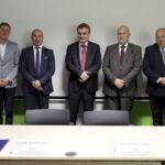 07.06.2016 Kielce. Konferencja i podpisanie umowy o współpracy w ramach Kieleckiego Kombinatu Kariery. Dominik Kraśka, dyrektor Centrum Kształcenia Praktycznego, Szymon Mazurkiewicz, dyrektor KPT, Wojciech Lubawski, prezydent Kielc, Włodzimierz Korona,  dyrektor MUP i Ryszard Muńko, dyrektor ZSP nr 1. / Jarosław Kubalski / Radio Kielce