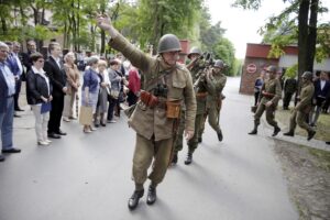 11.06.2016 Kielce. Uroczystości obchodów Święta 2 Pułku Artylerii Lekkiej Legionów w Kielcach. / Jarosław Kubalski / Radio Kielce