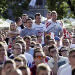 12.06.2016 Kielce. Kibice na Rynku podczas meczu Mistrzostw Europy Polska - Irlandia Północna. / Jarosław Kubalski / Radio Kielce