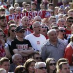 12.06.2016 Kielce. Kibice na Rynku podczas meczu Mistrzostw Europy Polska - Irlandia Północna. / Jarosław Kubalski / Radio Kielce