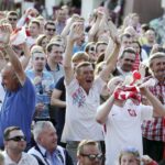 12.06.2016 Kielce. Kibice na Rynku podczas meczu Mistrzostw Europy Polska - Irlandia Północna. / Jarosław Kubalski / Radio Kielce
