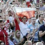 12.06.2016 Kielce. Kibice na Rynku podczas meczu Mistrzostw Europy Polska - Irlandia Północna. / Jarosław Kubalski / Radio Kielce