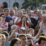 12.06.2016 Kielce. Kibice na Rynku podczas meczu Mistrzostw Europy Polska - Irlandia Północna. / Jarosław Kubalski / Radio Kielce