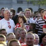 12.06.2016 Kielce. Kibice na Rynku podczas meczu Mistrzostw Europy Polska - Irlandia Północna. / Jarosław Kubalski / Radio Kielce