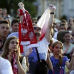 12.06.2016 Kielce. Kibice na Rynku podczas meczu Mistrzostw Europy Polska - Irlandia Północna. / Jarosław Kubalski / Radio Kielce