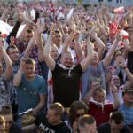 12.06.2016 Kielce. Kibice na Rynku podczas meczu Mistrzostw Europy Polska - Irlandia Północna. / Jarosław Kubalski / Radio Kielce