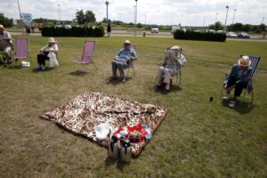 12.06.2016 Podzamcze Chęcińskie. Piknik "Śniadanie na trawie" na terenie Regionalnego Centrum Naukowo - Technologicznego. / Jarosław Kubalski / Radio Kielce