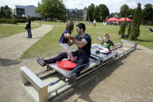 12.06.2016 Podzamcze Chęcińskie. Piknik "Śniadanie na trawie" na terenie Regionalnego Centrum Naukowo - Technologicznego. / Jarosław Kubalski / Radio Kielce