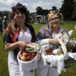 12.06.2016 Podzamcze Chęcińskie. Piknik "Śniadanie na trawie" na terenie Regionalnego Centrum Naukowo - Technologicznego. / Jarosław Kubalski / Radio Kielce