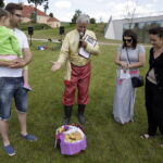 12.06.2016 Podzamcze Chęcińskie. Piknik "Śniadanie na trawie" na terenie Regionalnego Centrum Naukowo - Technologicznego. / Jarosław Kubalski / Radio Kielce