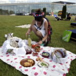 12.06.2016 Podzamcze Chęcińskie. Piknik "Śniadanie na trawie" na terenie Regionalnego Centrum Naukowo - Technologicznego. / Jarosław Kubalski / Radio Kielce