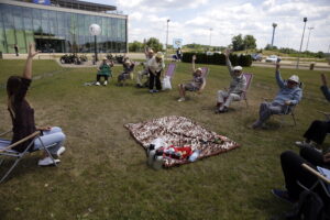 12.06.2016 Podzamcze Chęcińskie. Piknik "Śniadanie na trawie" na terenie Regionalnego Centrum Naukowo - Technologicznego. / Jarosław Kubalski / Radio Kielce