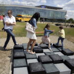 12.06.2016 Podzamcze Chęcińskie. Piknik "Śniadanie na trawie" na terenie Regionalnego Centrum Naukowo - Technologicznego. / Jarosław Kubalski / Radio Kielce