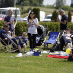 12.06.2016 Podzamcze Chęcińskie. Piknik "Śniadanie na trawie" na terenie Regionalnego Centrum Naukowo - Technologicznego. / Jarosław Kubalski / Radio Kielce