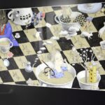 15.06.2016 Kielce. Ilustracje do "Alicji w krainie czarów". Wystawa w Muzeum Dialogu Kultur. / Jarosław Kubalski / Radio Kielce