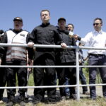 16.06.2016. Minister Mariusz Błaszczak odwiedził Borków. Przyglądał się ćwiczeniom strażackim / Jarosław Kubalski / Radio Kielce