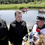 16.06.2016. Minister Mariusz Błaszczak odwiedził Borków. Przyglądał się ćwiczeniom strażackim / Jarosław Kubalski / Radio Kielce