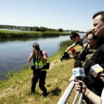 16.06.2016. Minister Mariusz Błaszczak odwiedził Borków. Przyglądał się ćwiczeniom strażackim / Jarosław Kubalski / Radio Kielce