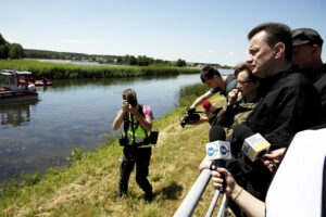 16.06.2016. Minister Mariusz Błaszczak odwiedził Borków. Przyglądał się ćwiczeniom strażackim / Jarosław Kubalski / Radio Kielce