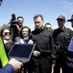 16.06.2016. Minister Mariusz Błaszczak odwiedził Borków. Przyglądał się ćwiczeniom strażackim / Jarosław Kubalski / Radio Kielce