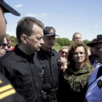 16.06.2016. Minister Mariusz Błaszczak odwiedził Borków. Przyglądał się ćwiczeniom strażackim / Jarosław Kubalski / Radio Kielce